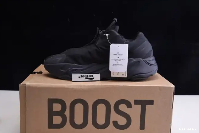 hype 700 FV4440 Black MNVN Adidas Triple Yeezy Boost 0602